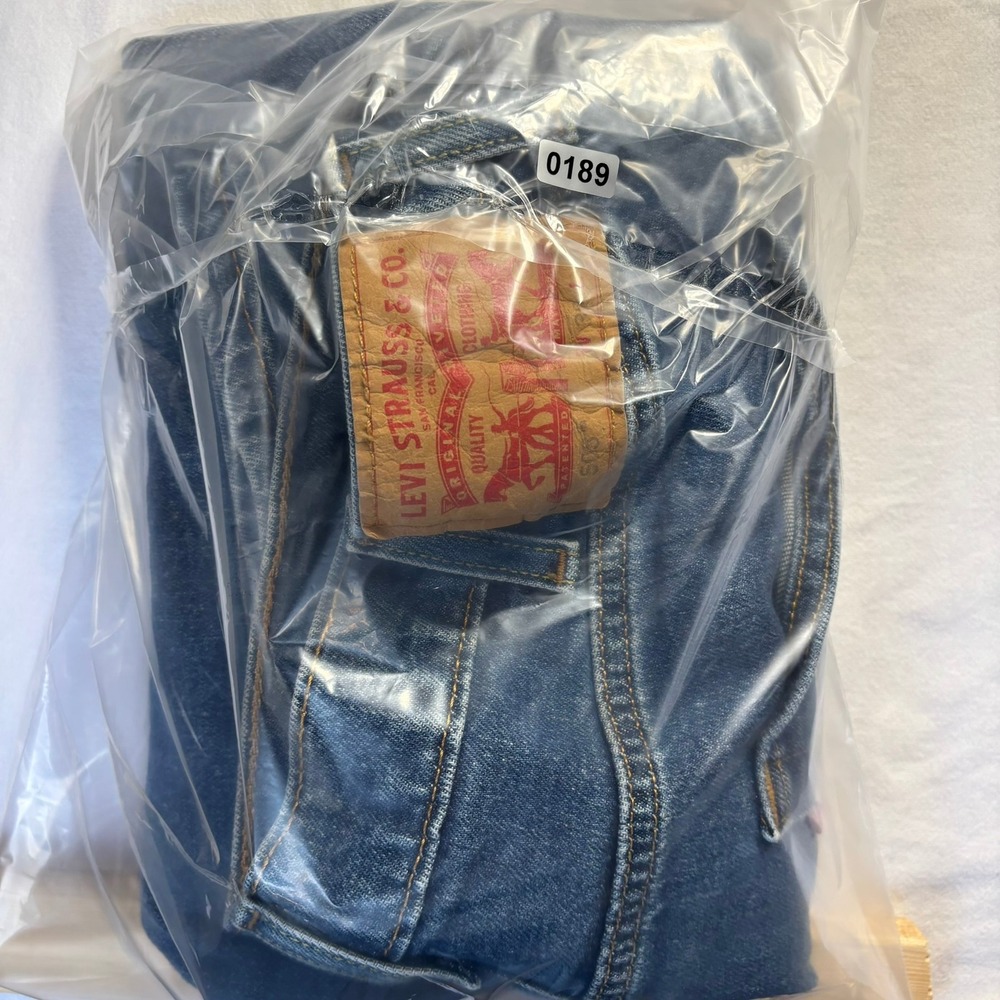 Levi's 505 Regular Fit Jeans Mens 38x30 Blue Straight Leg Denim Pants - Picture 8 of 8